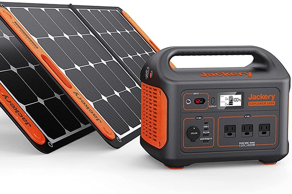 Jackery solar generator and panels